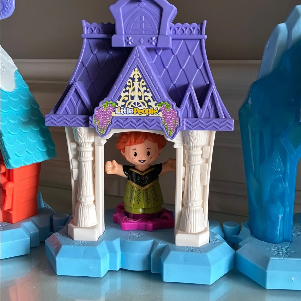 Little People Disney Frozen Snowflake Village Playset Fisher Price - Picture 5 of 11